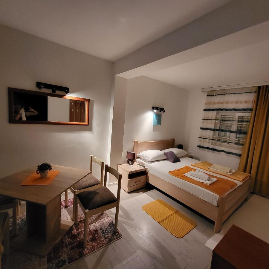 Apartmani Mia Sorajic Petrovac Extérieur photo