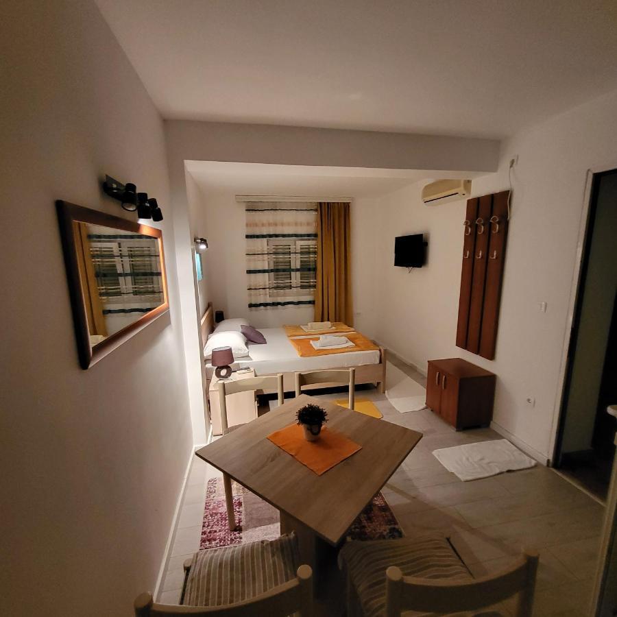 Apartmani Mia Sorajic Petrovac Extérieur photo